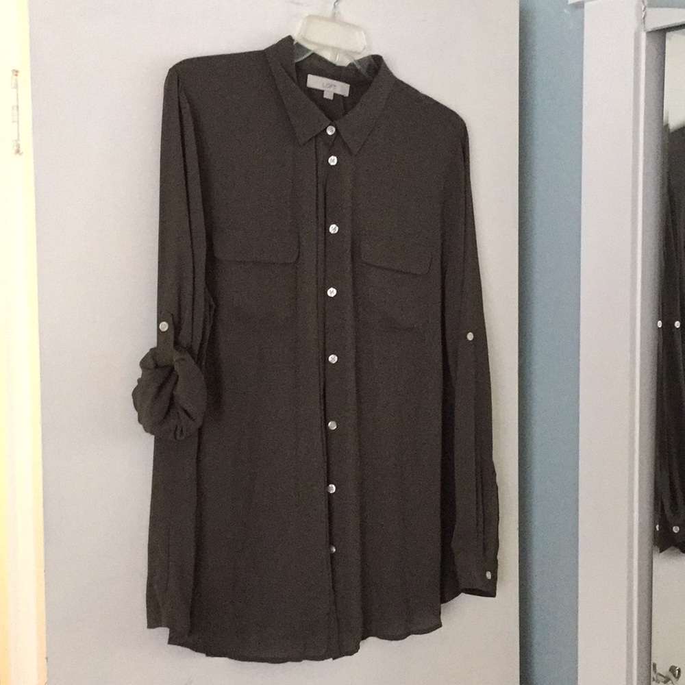 LOFT tab sleeve button front blouse